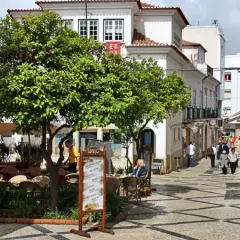 Explora el encanto del casco antiguo de Lagos y sus secretos ocultos