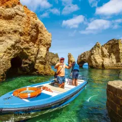 La hermosa ruta por la estrada da ponta da piedade en lagos, portugal
