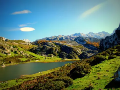¿Se puede subir en coche a los lagos de Covadonga? Acceso y restricciones
