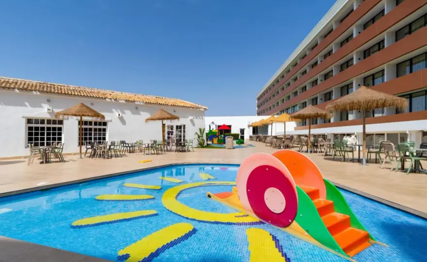 Hotel Carabela Matalascañas - qué ofrece y si te conviene