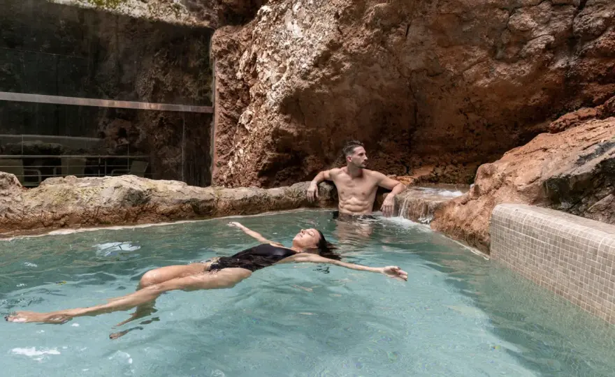 Precios de balneario La Hermida: tarifas que no te esperas