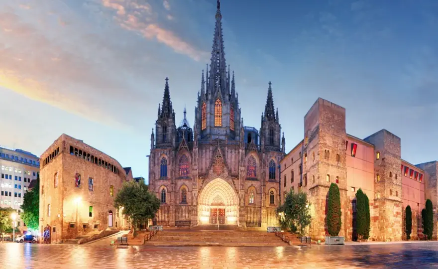 Valencia o Barcelona, ¿qué ciudad encaja mejor en tu viaje?