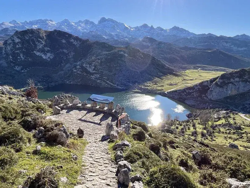 Zdjęcie Subida a los Lagos de Covadonga: ruta desafiante y opciones de transporte